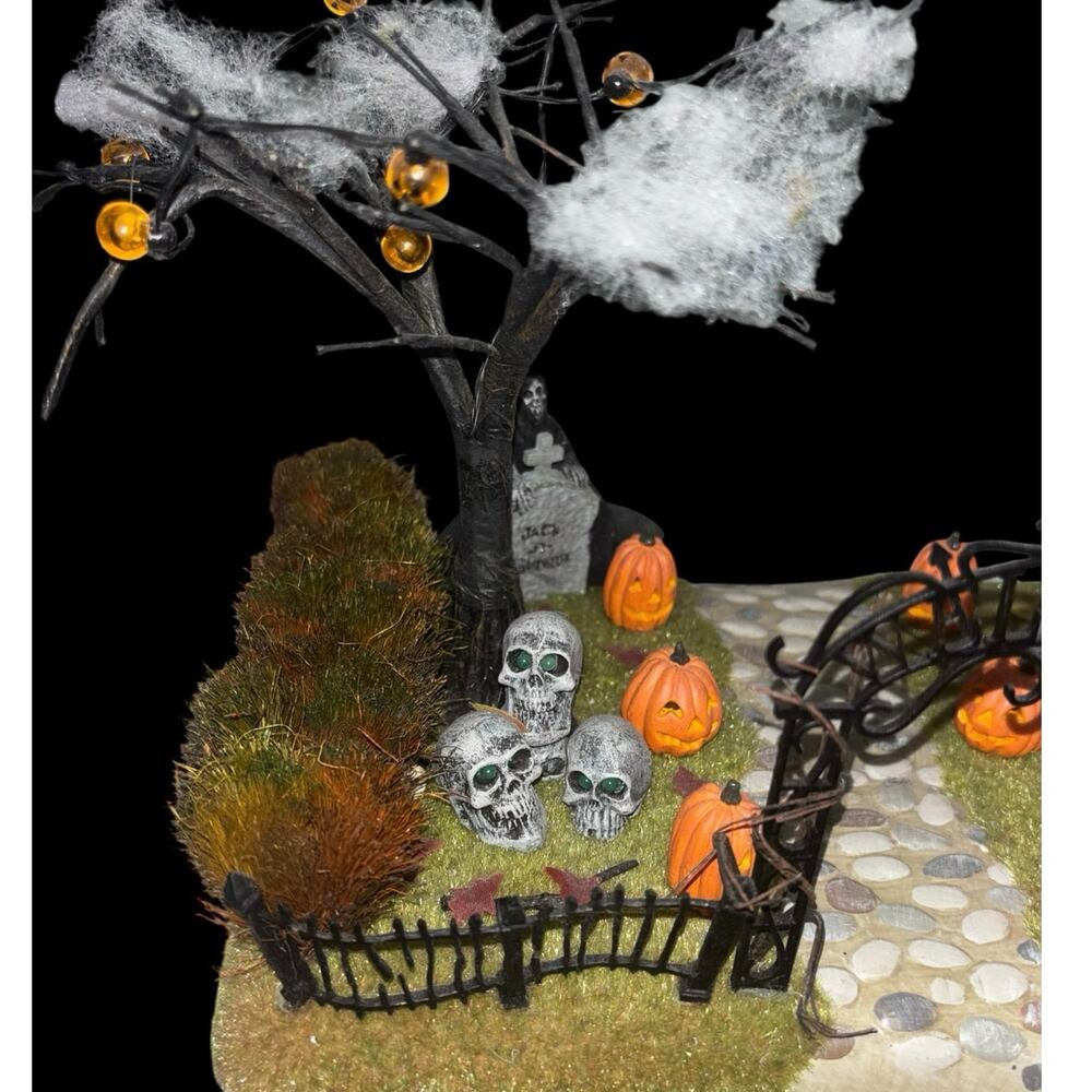 Dept 56 Snow Village Haunted Yard Halloween Decor in Original Box Goth Lighted - Picture 6 of 8
